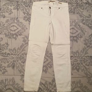 White denim jeans 👖